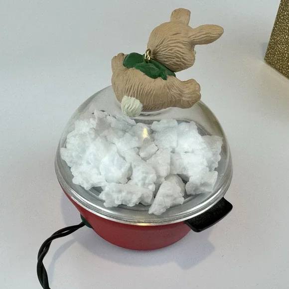 Hallmark 1990 Hop 'n Pop Popper Magic Motion Ornament Mouse Popcorn 07353 w/ Box - Picture 4 of 7